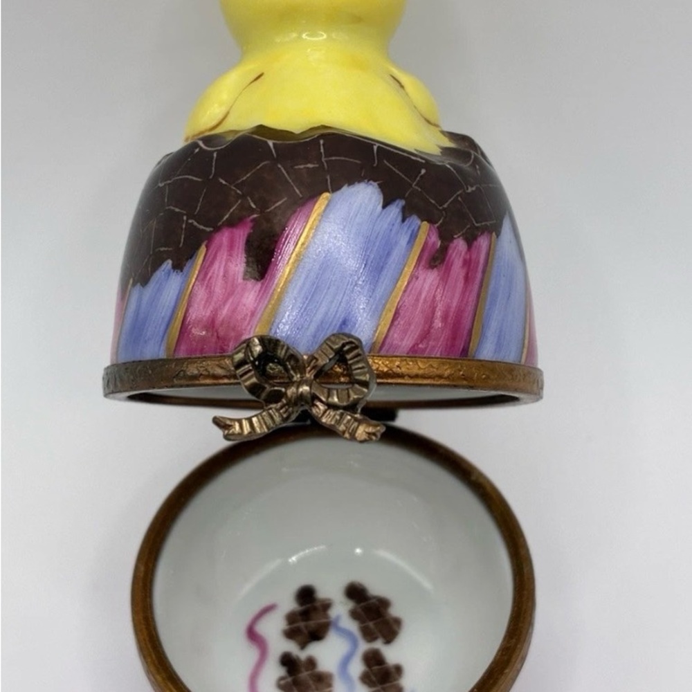 Limoges Yellow Chick Egg Trinket Box with Multicolor Band - Picture 2 of 6